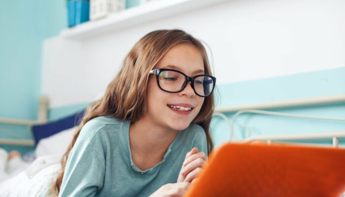 5 tips for helping children learn good online etiquette